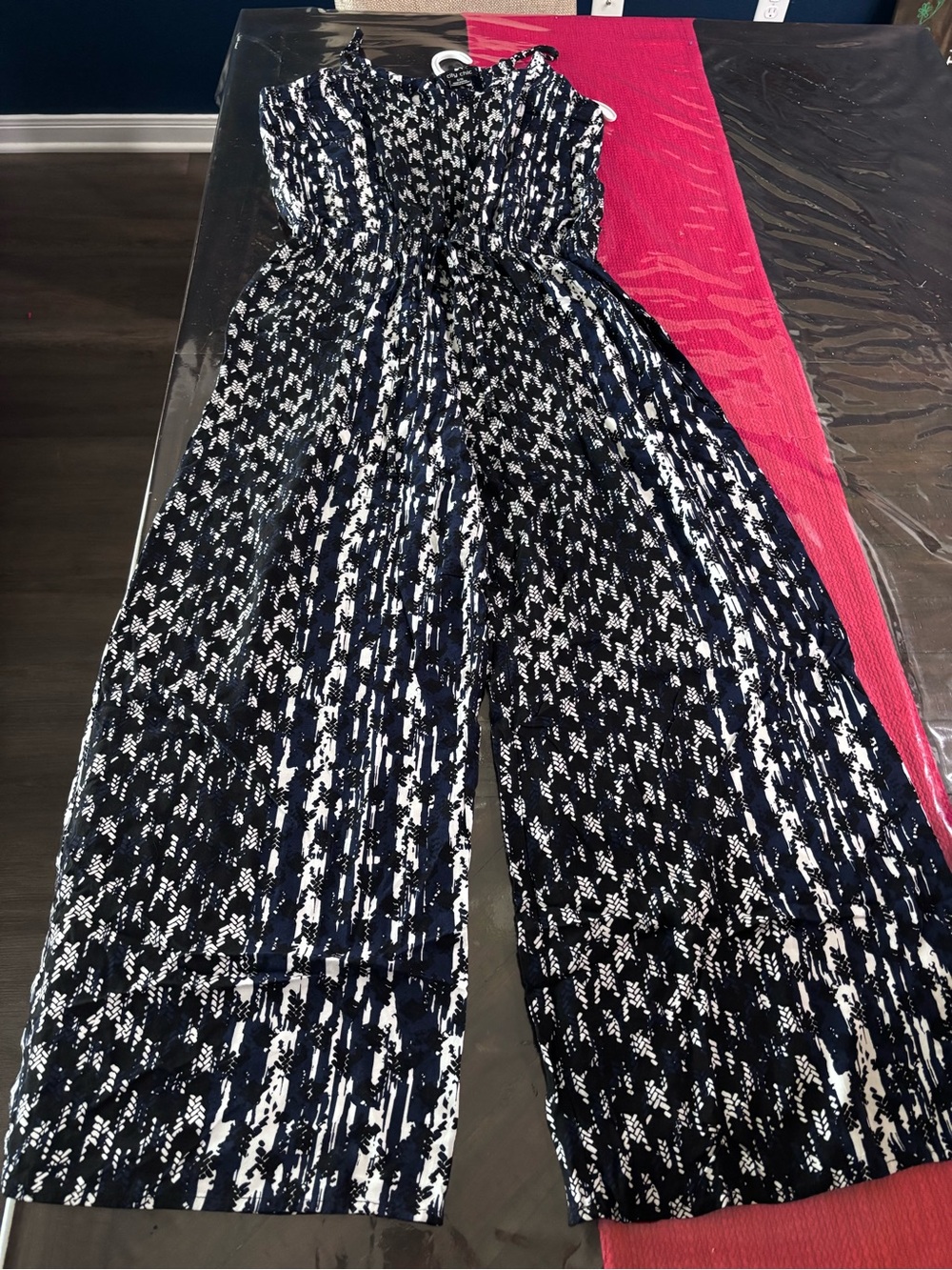 City Chic Black, Navy and White Printed jumpsuits - Picture 6 of 7